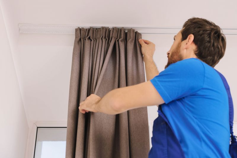 Outdoor Curtain Hanging